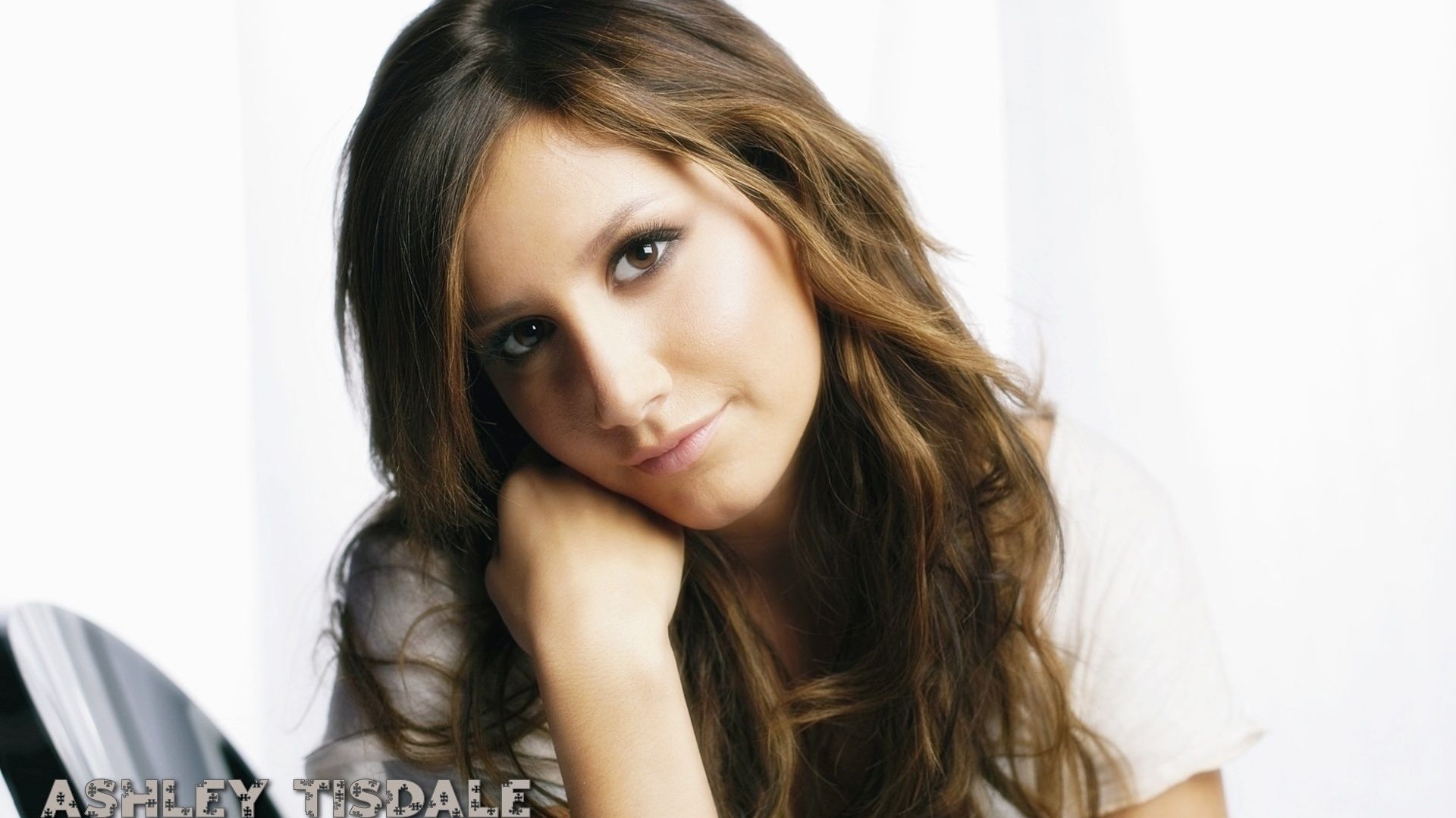 Ashley Tisdale #009 - 1920x1080 Wallpapers Pictures Photos Images