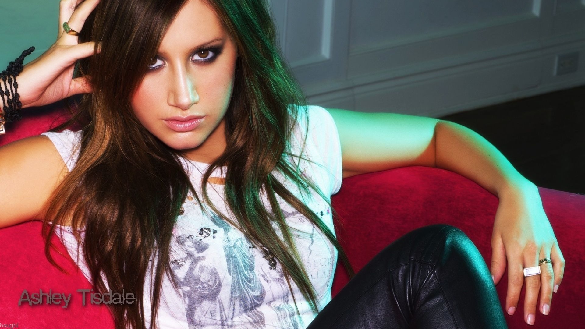 Ashley Tisdale #056 - 1920x1080 Wallpapers Pictures Photos Images