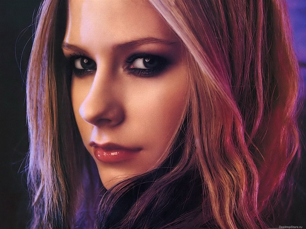 Avril Lavigne #003 - 1024x768 Wallpapers Pictures Photos Images
