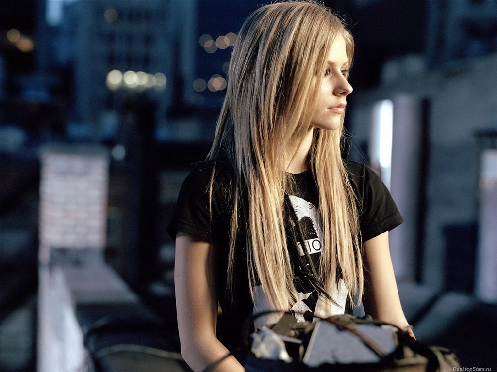 Avril Lavigne #005 - 1024x768 Wallpapers Pictures Photos Images