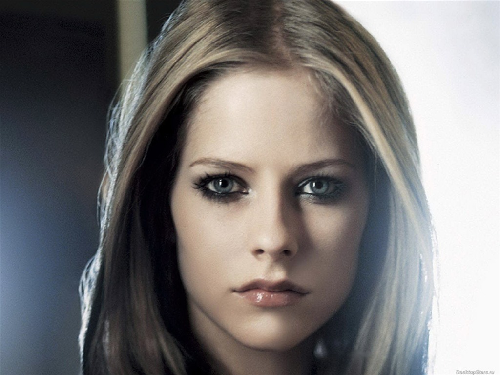 Avril Lavigne #015 - 1024x768 Wallpapers Pictures Photos Images
