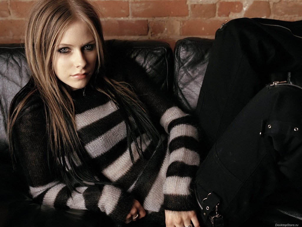 Avril Lavigne #017 - 1024x768 Wallpapers Pictures Photos Images