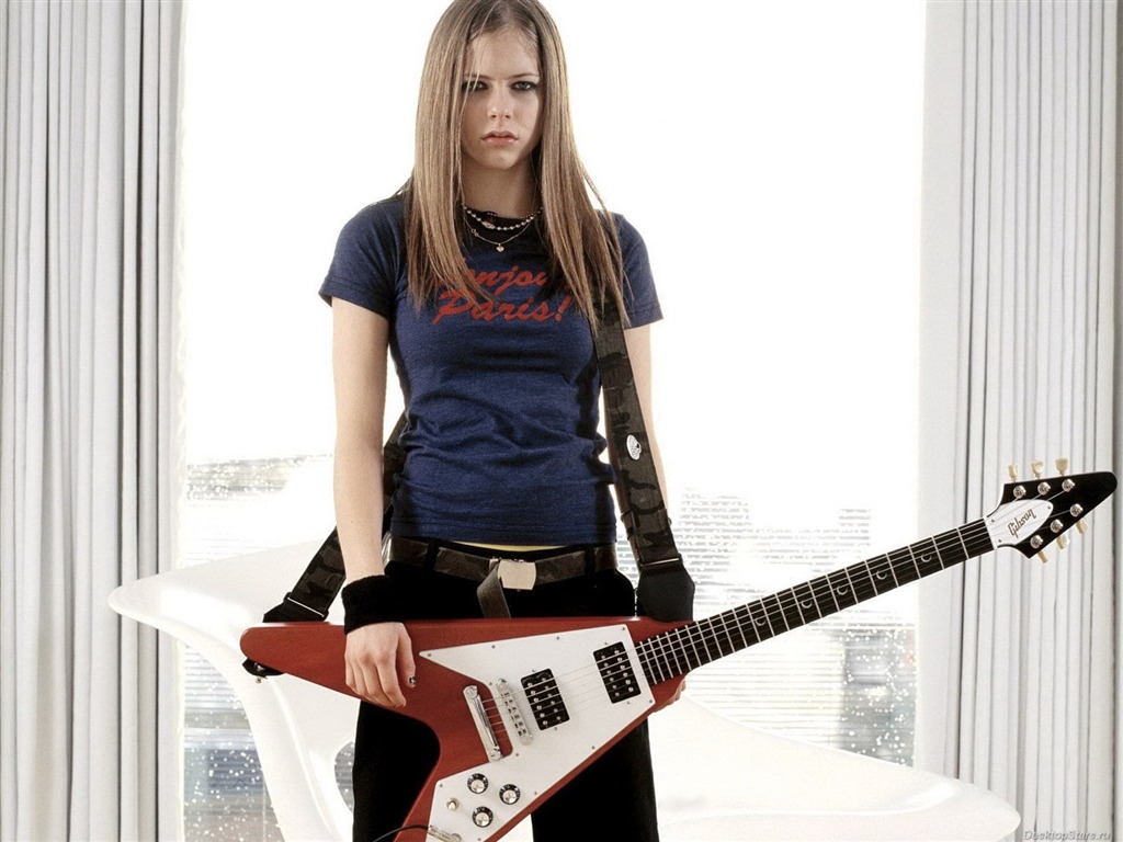 Avril Lavigne #018 - 1024x768 Wallpapers Pictures Photos Images