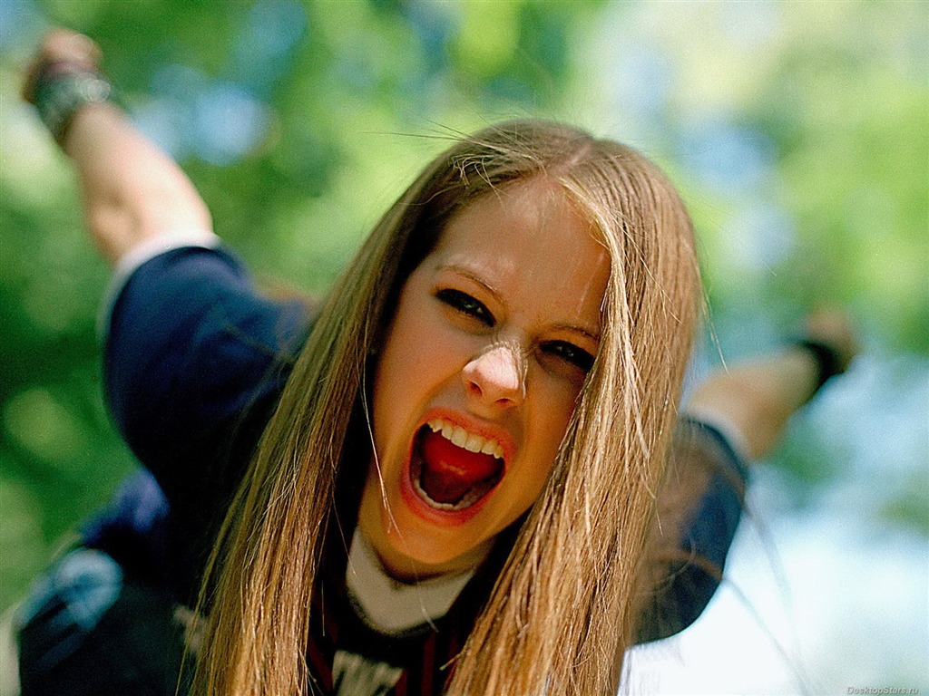 Avril Lavigne #019 - 1024x768 Wallpapers Pictures Photos Images
