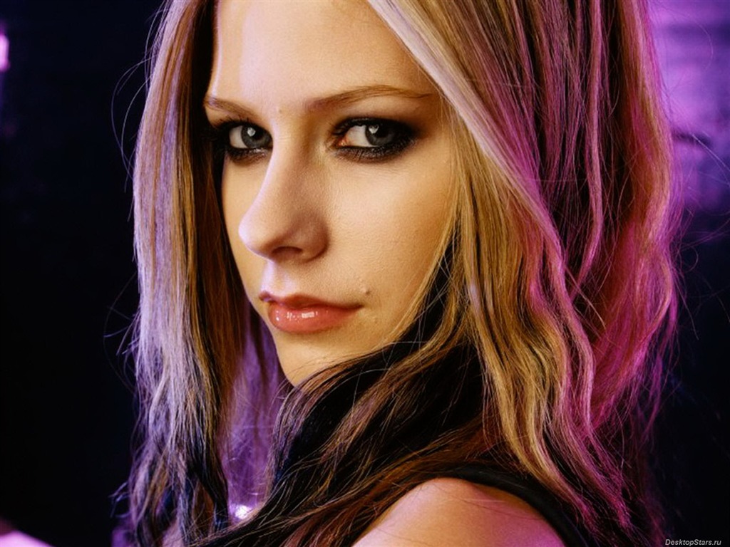 Avril Lavigne #025 - 1024x768 Wallpapers Pictures Photos Images