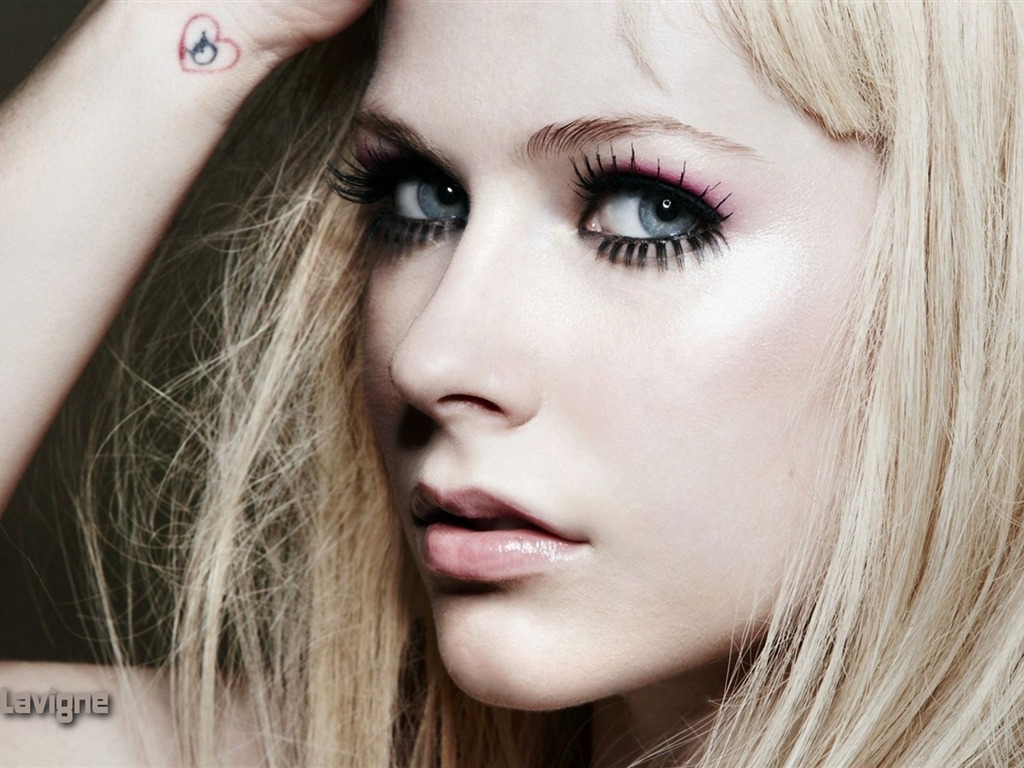 Avril Lavigne #074 - 1024x768 Wallpapers Pictures Photos Images