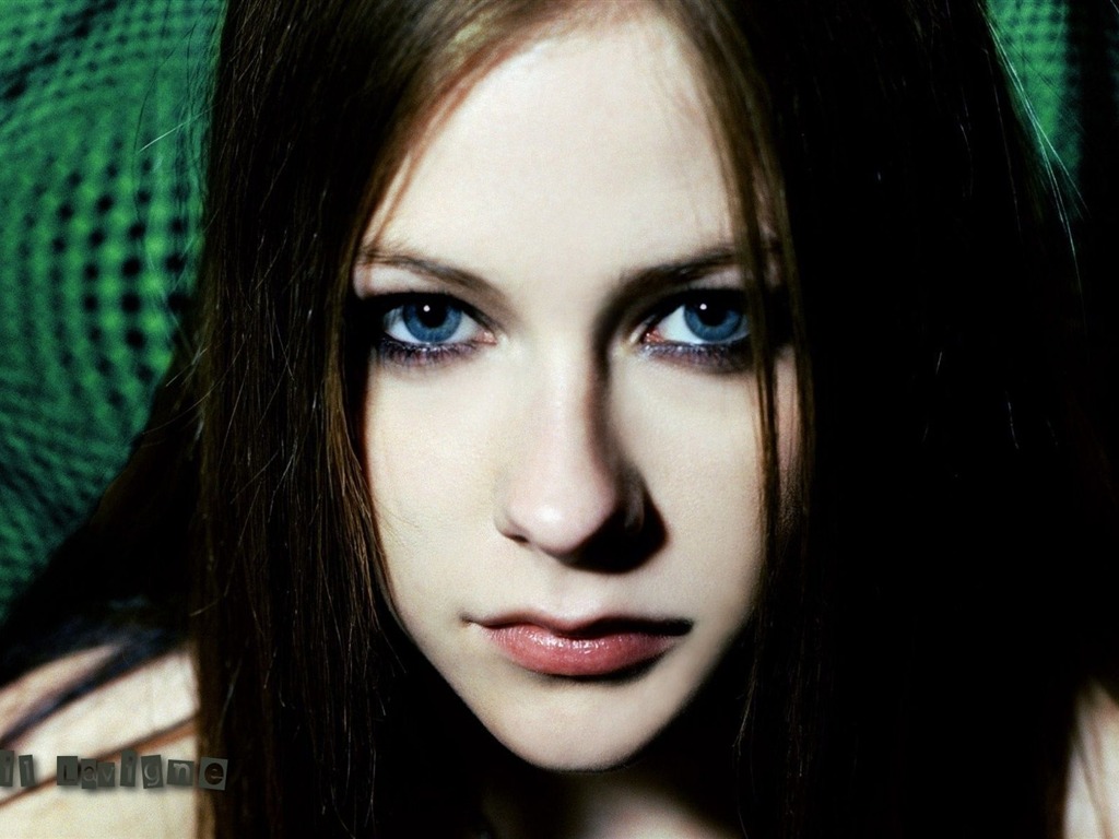 Avril Lavigne #082 - 1024x768 Wallpapers Pictures Photos Images