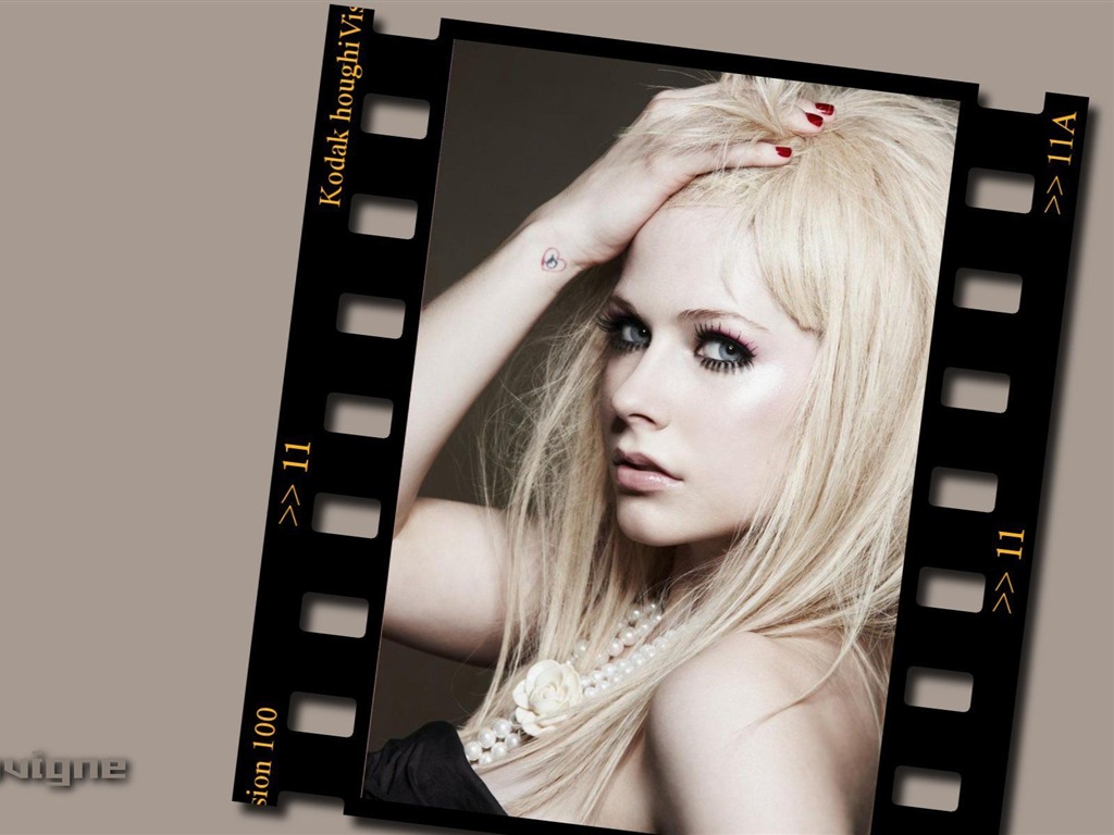Avril Lavigne #090 - 1024x768 Wallpapers Pictures Photos Images