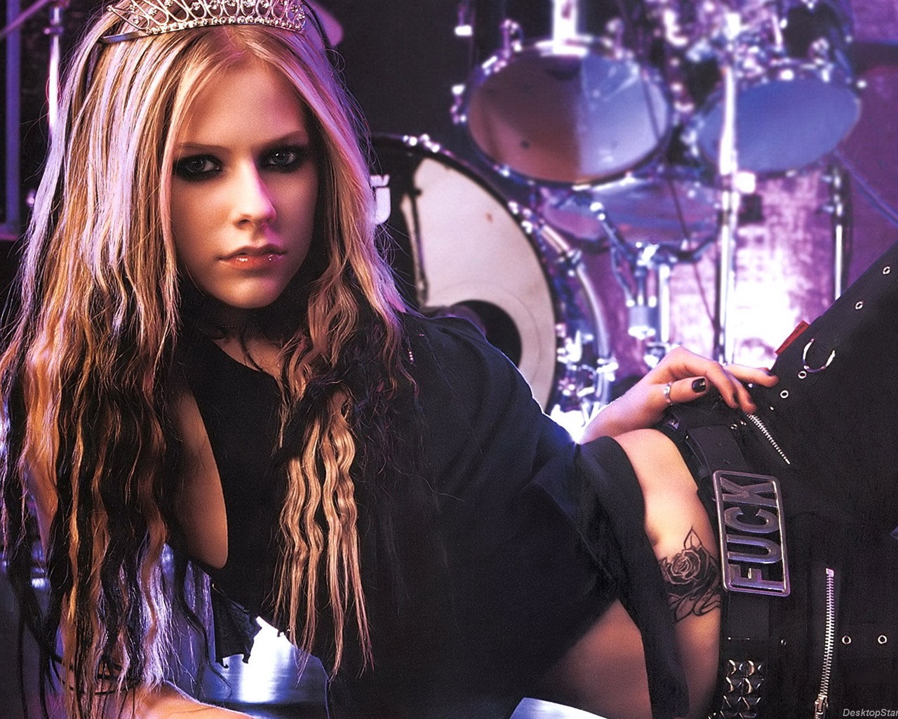 Avril Lavigne #002 - 1280x1024 Wallpapers Pictures Photos Images