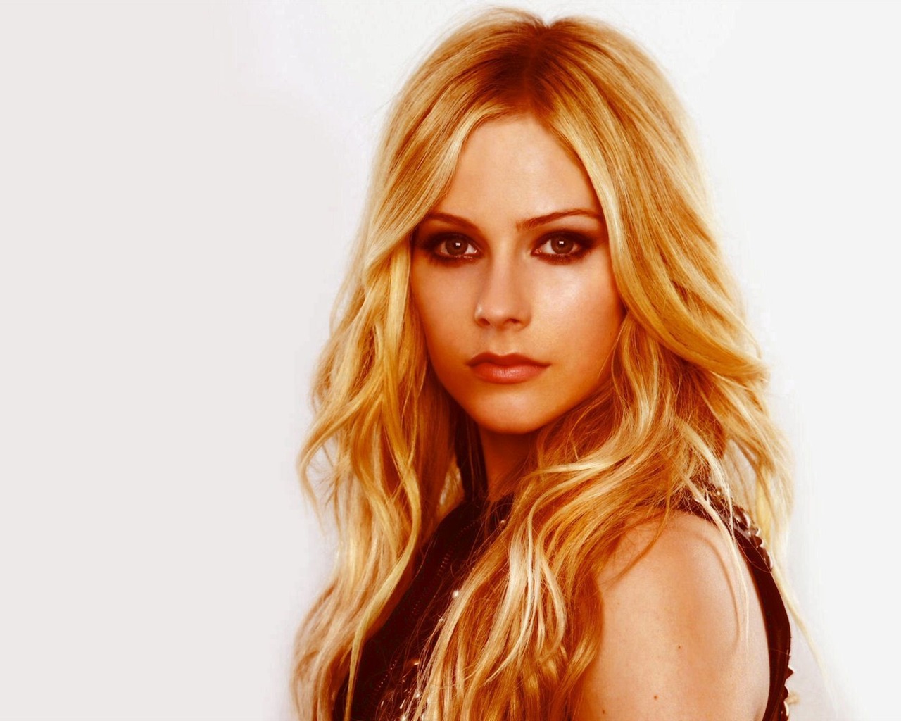 Avril Lavigne #057 - 1280x1024 Wallpapers Pictures Photos Images