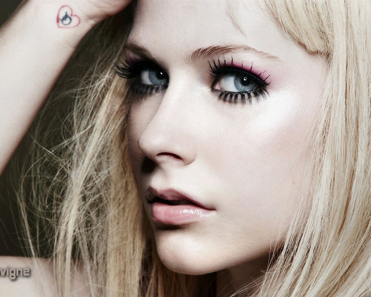 Avril Lavigne #074 - 1280x1024 Wallpapers Pictures Photos Images