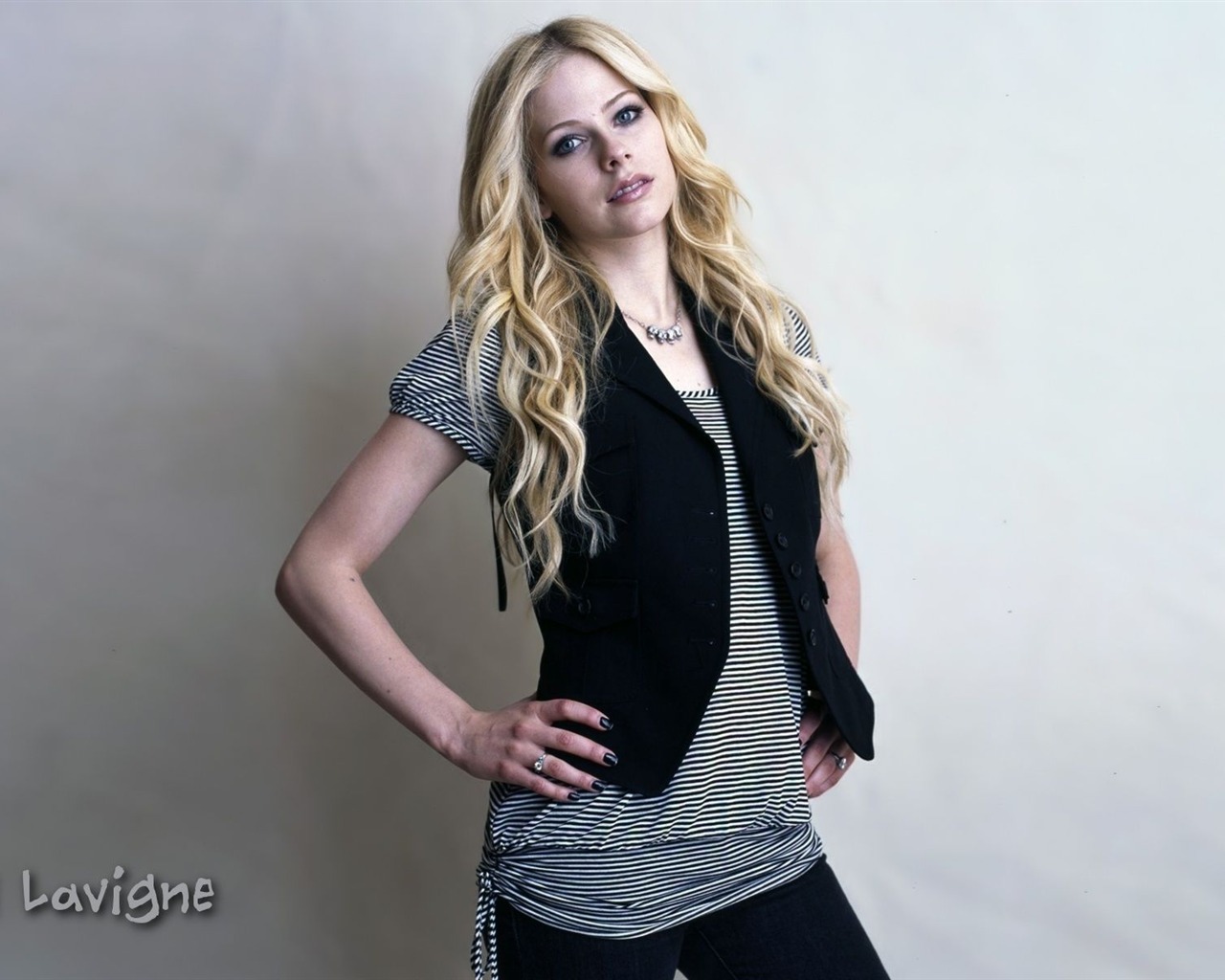 Avril Lavigne #076 - 1280x1024 Wallpapers Pictures Photos Images