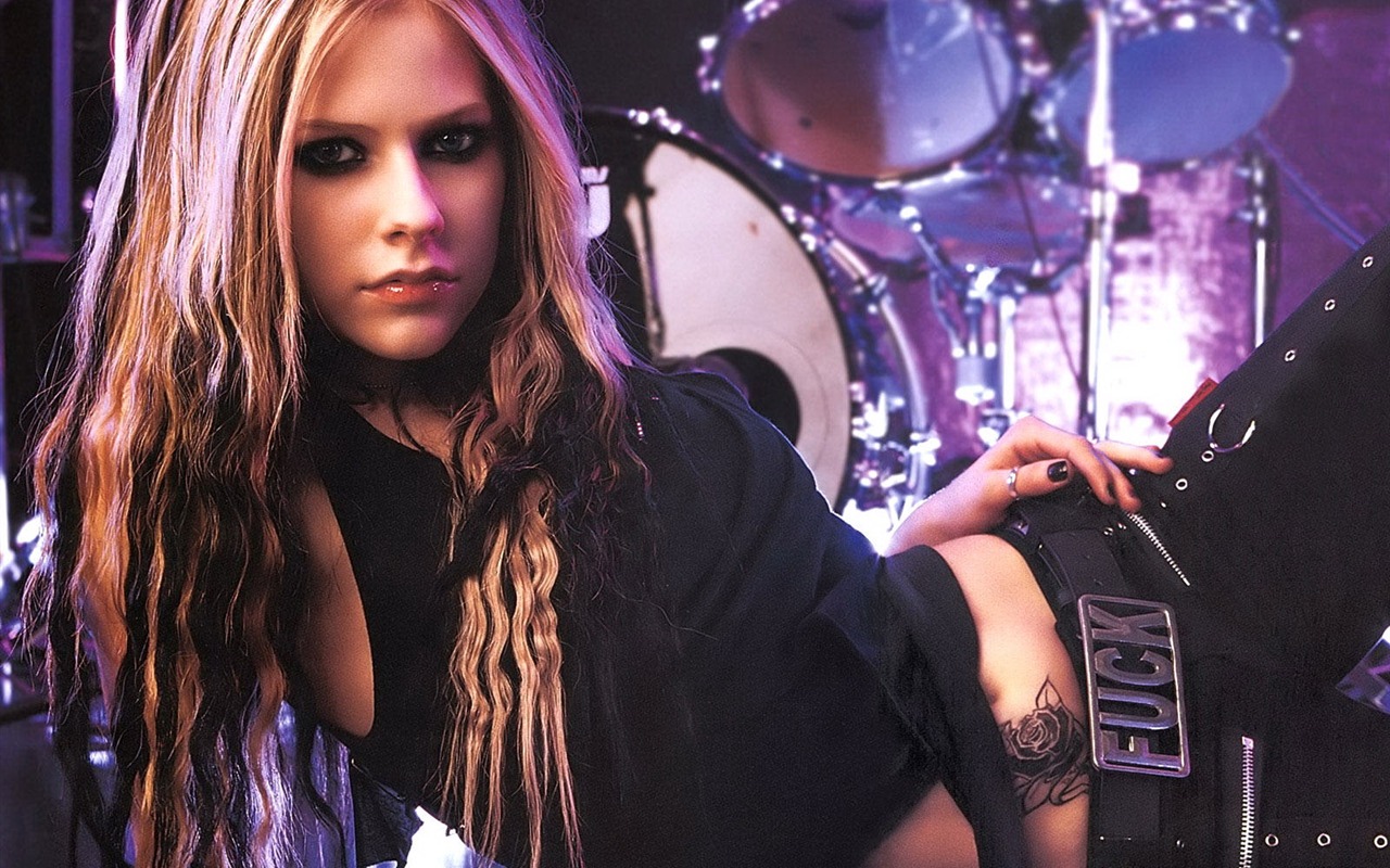 Avril Lavigne #002 - 1280x800 Wallpapers Pictures Photos Images