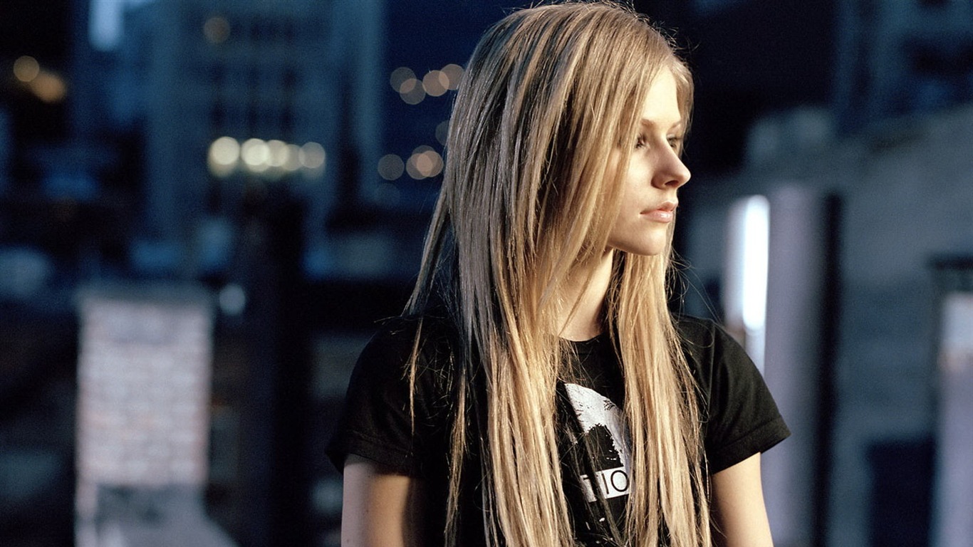 Avril Lavigne #005 - 1366x768 Wallpapers Pictures Photos Images