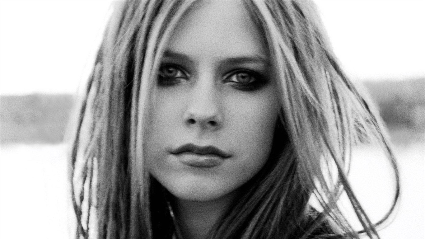 Avril Lavigne #011 - 1366x768 Wallpapers Pictures Photos Images