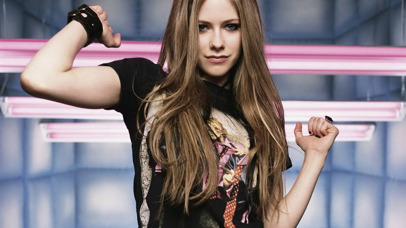 Avril Lavigne #014 - 1366x768 Wallpapers Pictures Photos Images