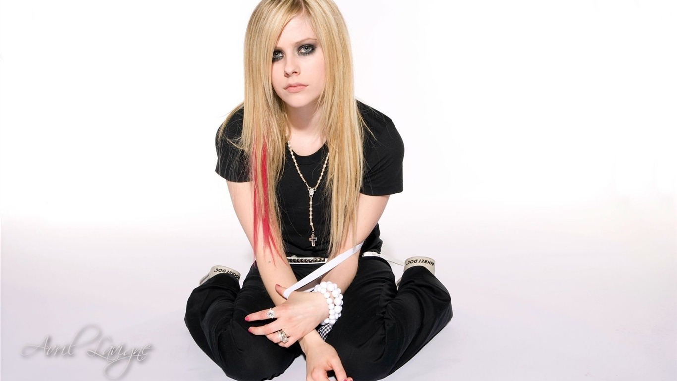 Avril Lavigne #063 - 1366x768 Wallpapers Pictures Photos Images