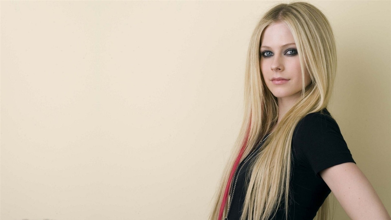 Avril Lavigne #069 - 1366x768 Wallpapers Pictures Photos Images
