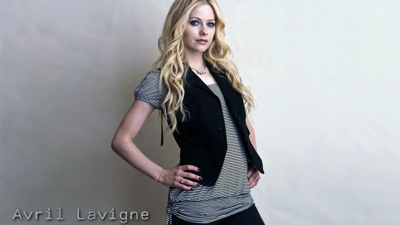 Avril Lavigne #072 - 1366x768 Wallpapers Pictures Photos Images