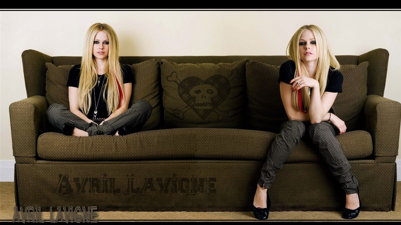 Avril Lavigne #078 - 1366x768 Wallpapers Pictures Photos Images