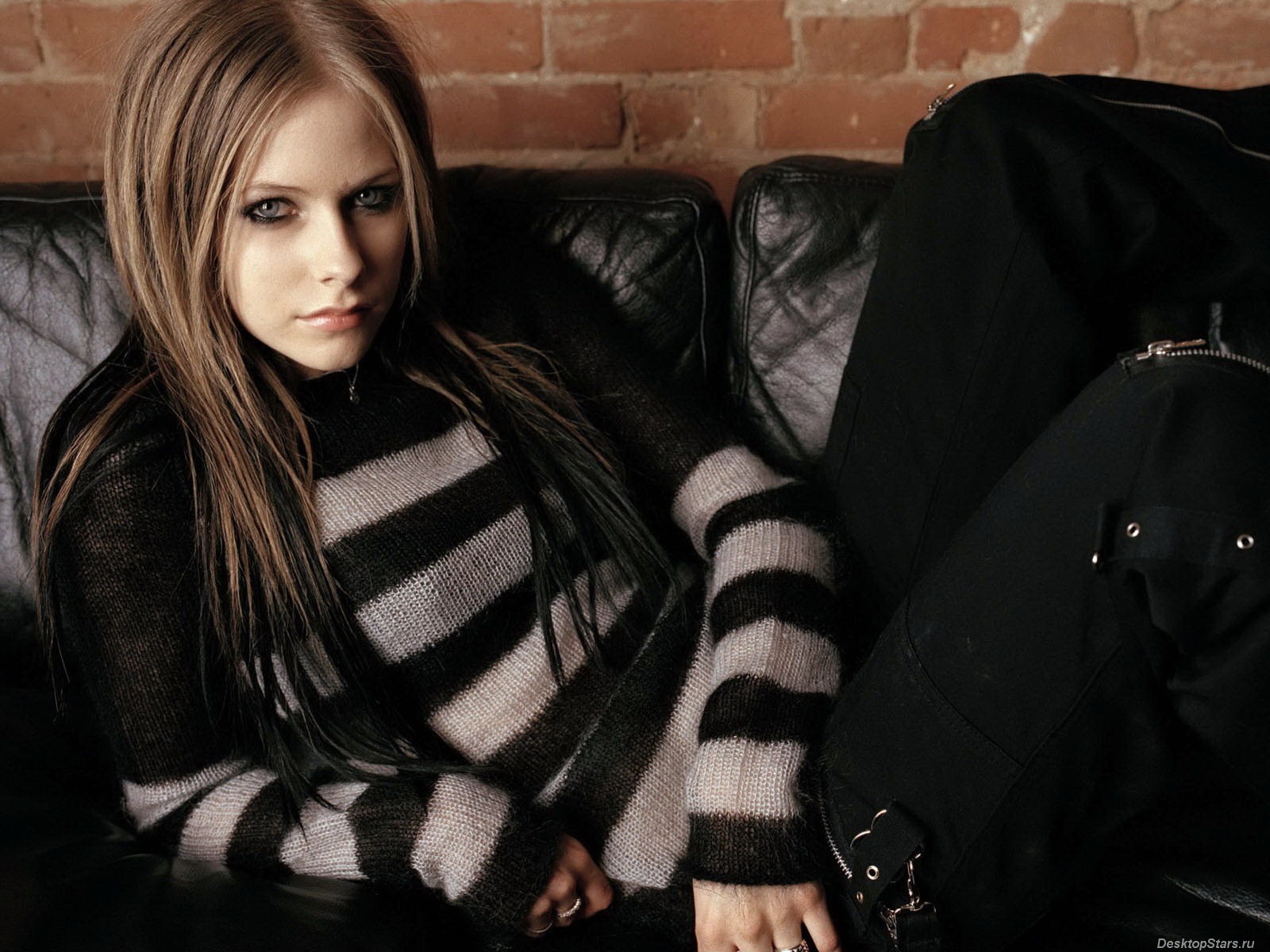 Avril Lavigne #017 - 1600x1200 Wallpapers Pictures Photos Images