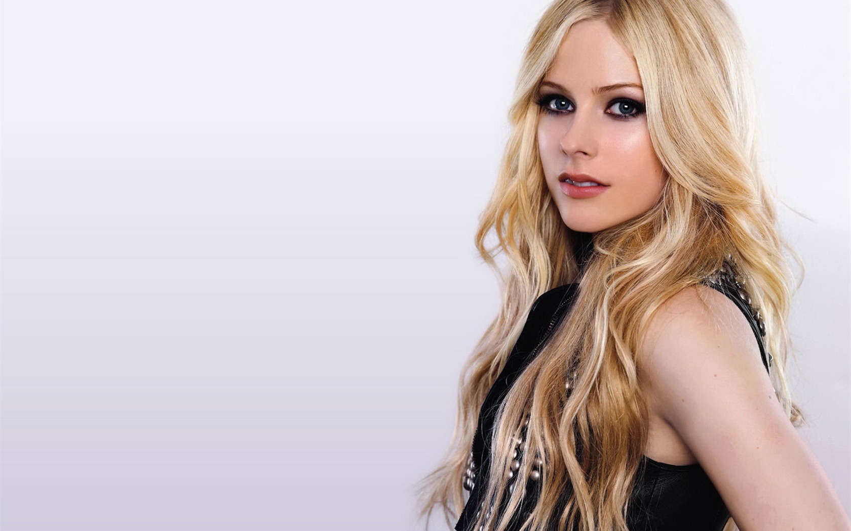 Avril Lavigne #040 - 1680x1050 Wallpapers Pictures Photos Images