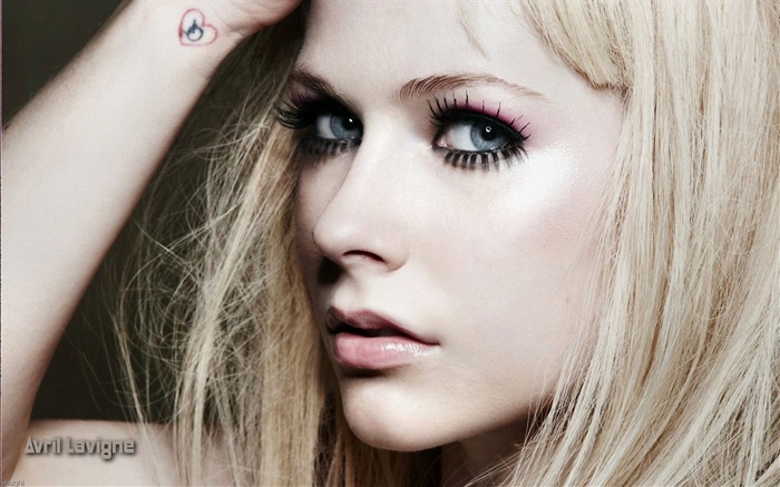 Avril Lavigne #074 Wallpapers Pictures Photos Images Backgrounds