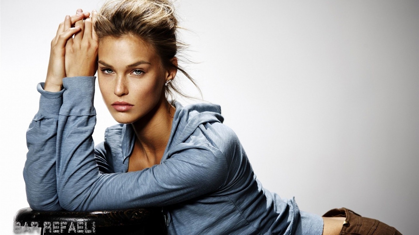 Bar Refaeli #004 - 1366x768 Wallpapers Pictures Photos Images