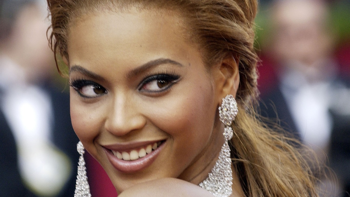 Beyonce Knowles #016 - 1366x768 Wallpapers Pictures Photos Images