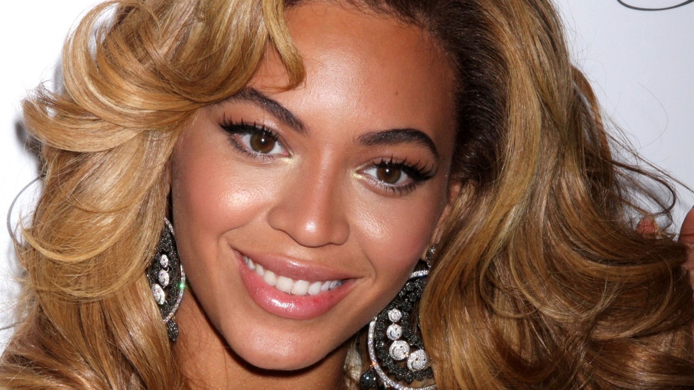 Beyonce Knowles #036 - 1366x768 Wallpapers Pictures Photos Images