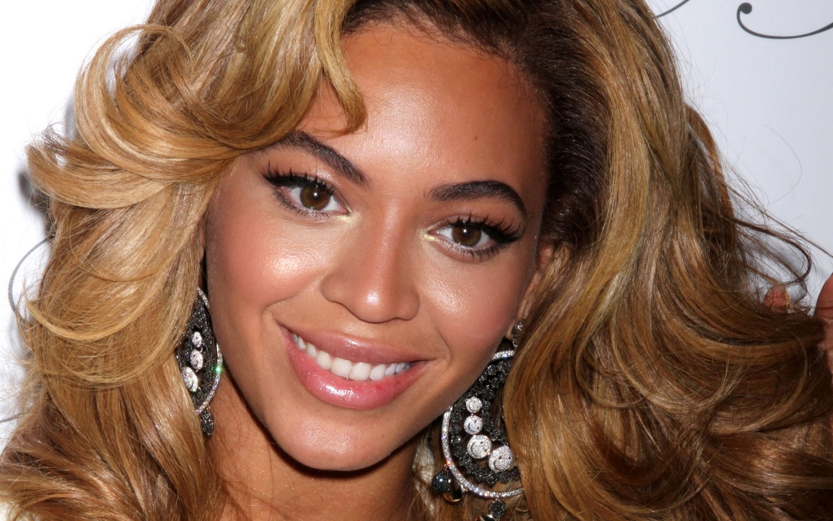 Beyonce Knowles #036 - 1680x1050 Wallpapers Pictures Photos Images