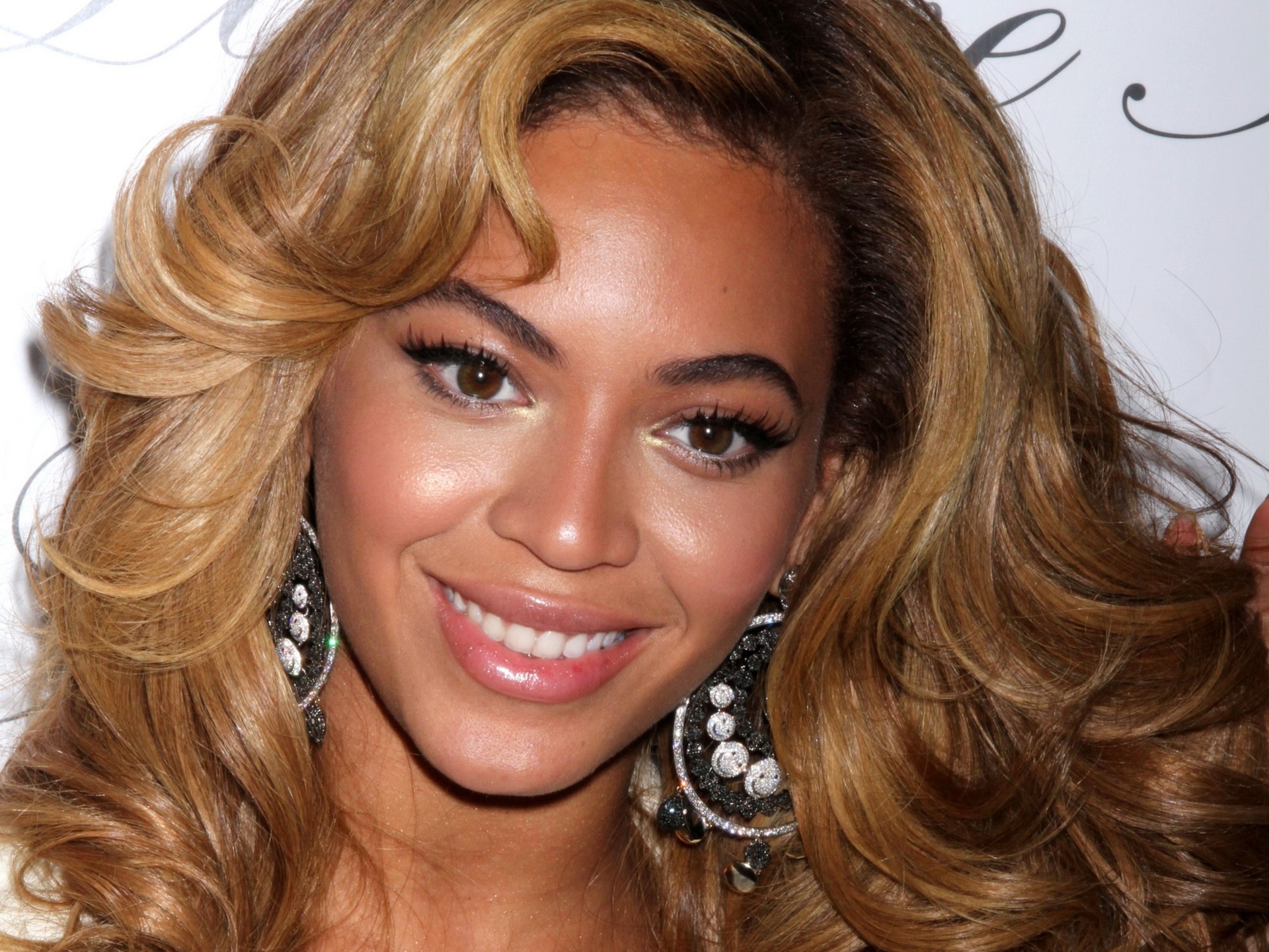 Beyonce Knowles #036 - 1920x1440 Wallpapers Pictures Photos Images