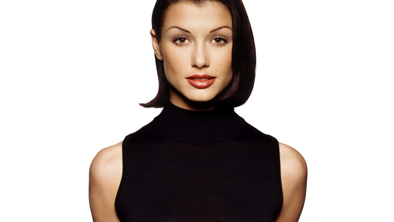 Bridget Moynahan #016 - 1366x768 Wallpapers Pictures Photos Images