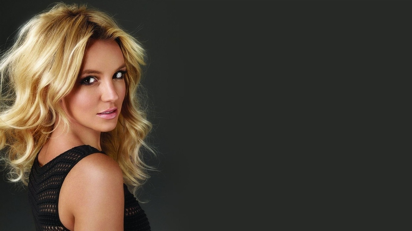 Britney Spears #003 - 1366x768 Wallpapers Pictures Photos Images