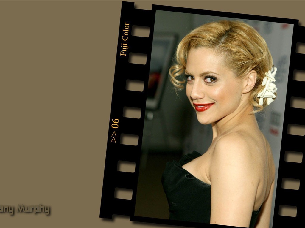 Brittany Murphy #002 - 1024x768 Wallpapers Pictures Photos Images