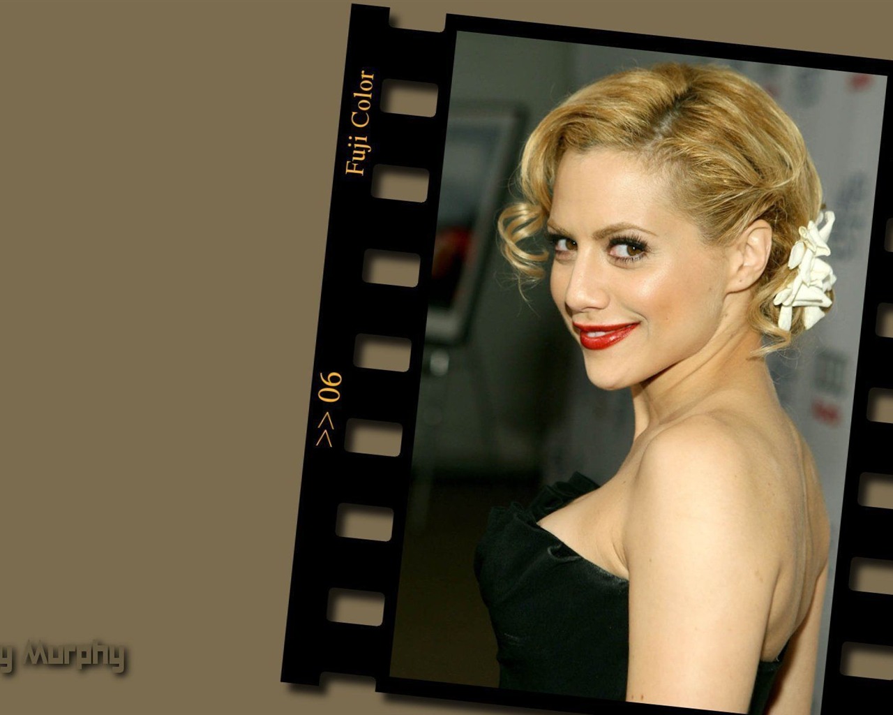 Brittany Murphy #002 - 1280x1024 Wallpapers Pictures Photos Images