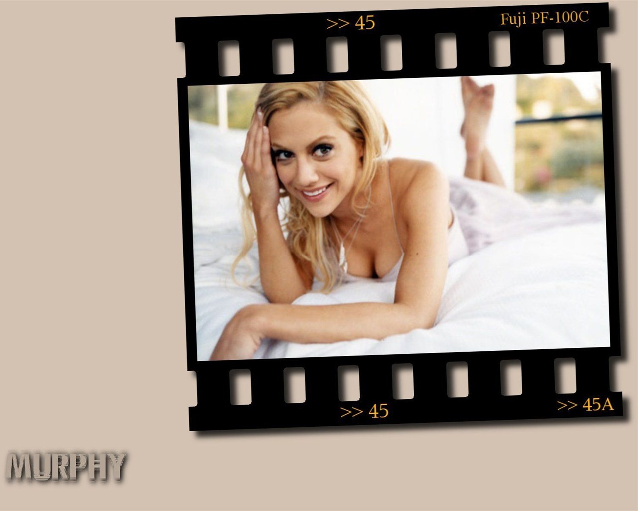 Brittany Murphy #003 - 1280x1024 Wallpapers Pictures Photos Images
