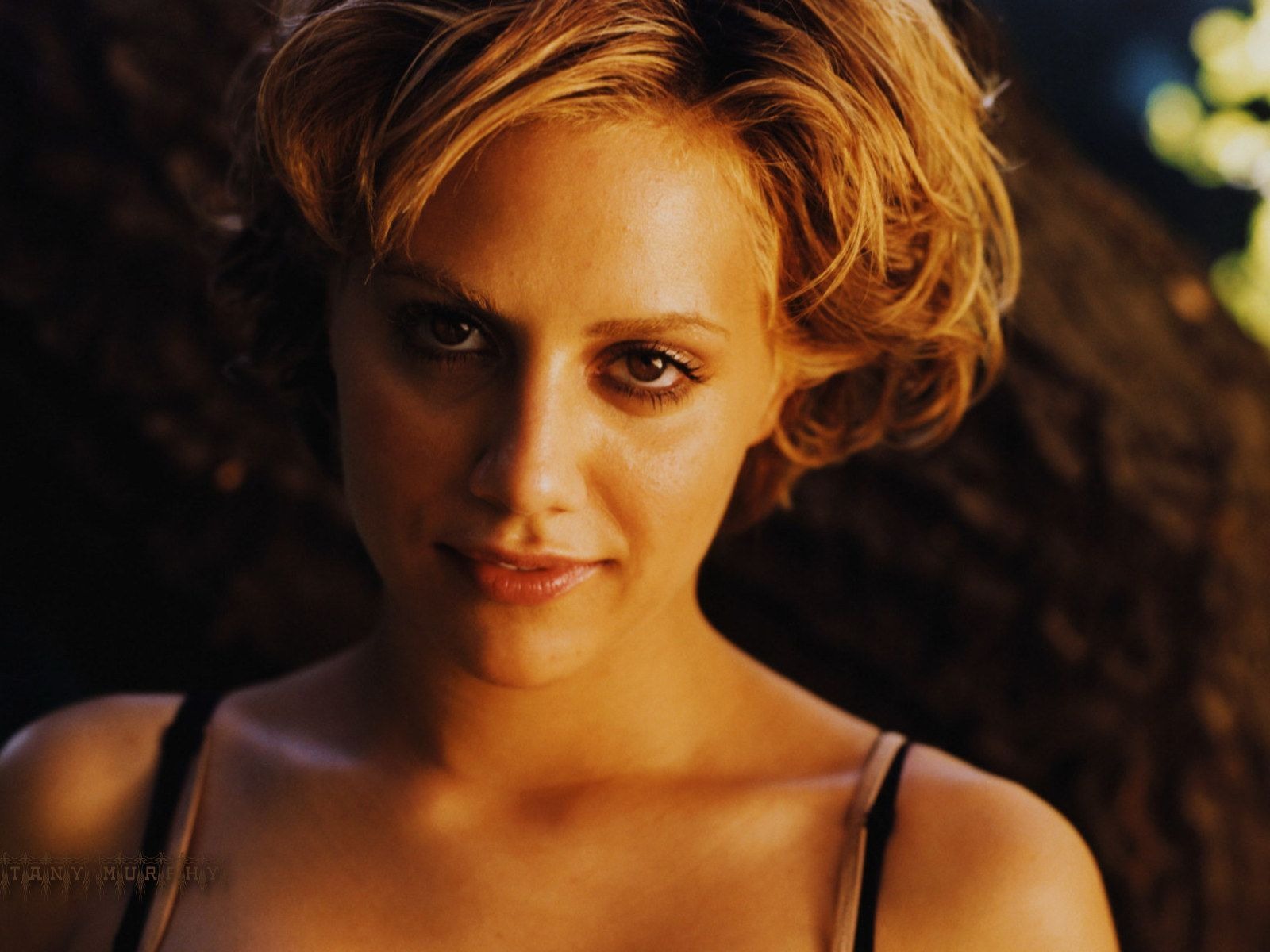 Brittany Murphy #007 - 1600x1200 Wallpapers Pictures Photos Images