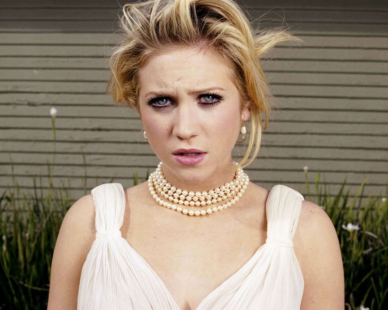 Brittany Snow #002 - 1280x1024 Wallpapers Pictures Photos Images