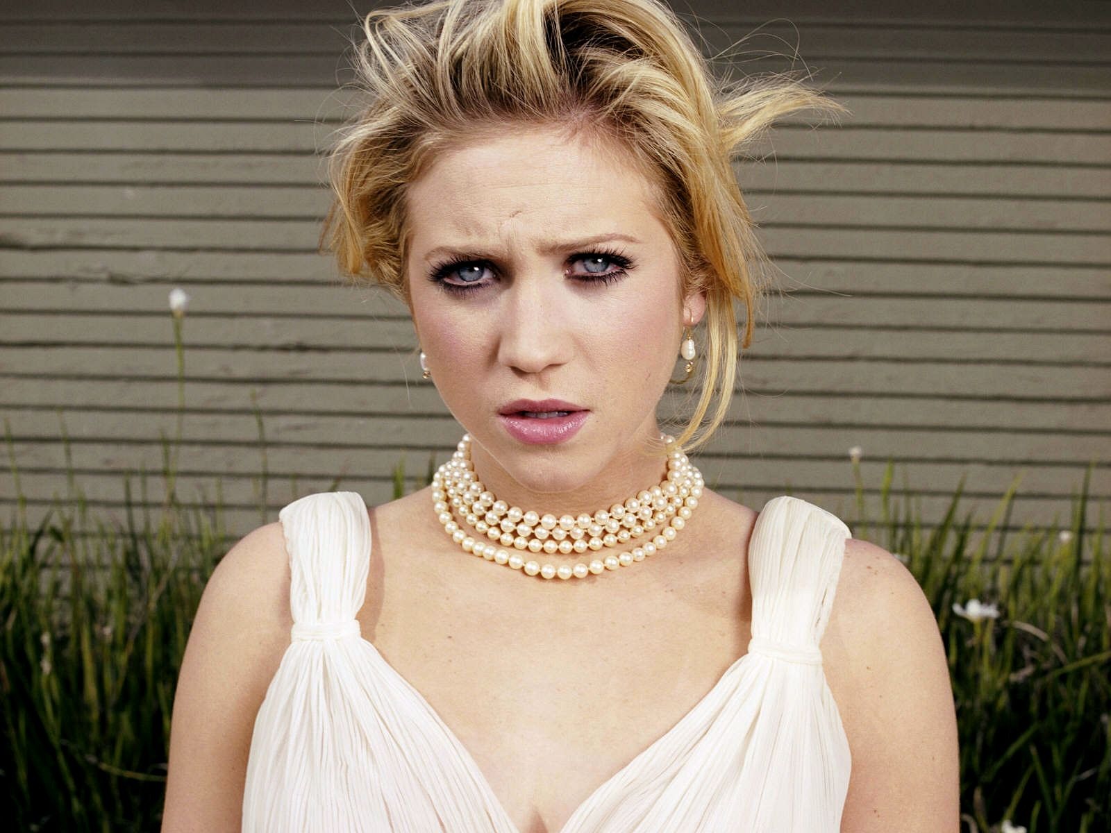 Brittany Snow #002 - 1600x1200 Wallpapers Pictures Photos Images