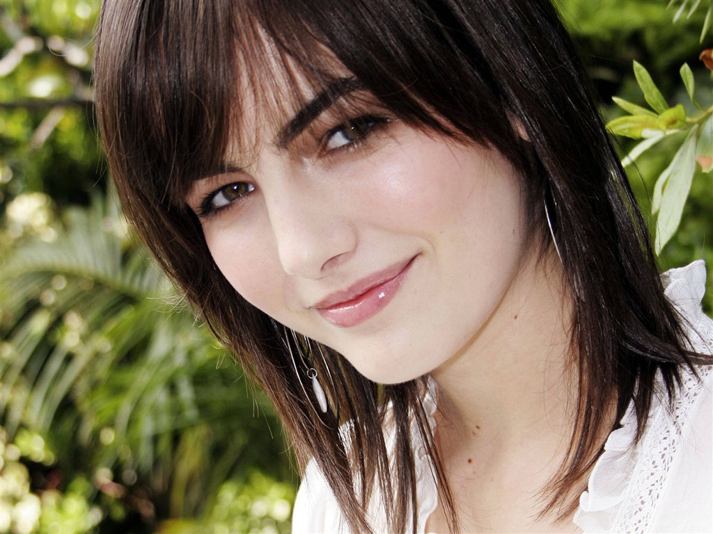 Camilla Belle #005 - 1024x768 Wallpapers Pictures Photos Images