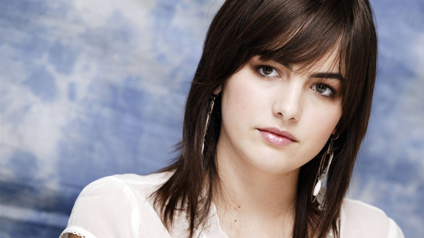 Camilla Belle #003 - 1366x768 Wallpapers Pictures Photos Images