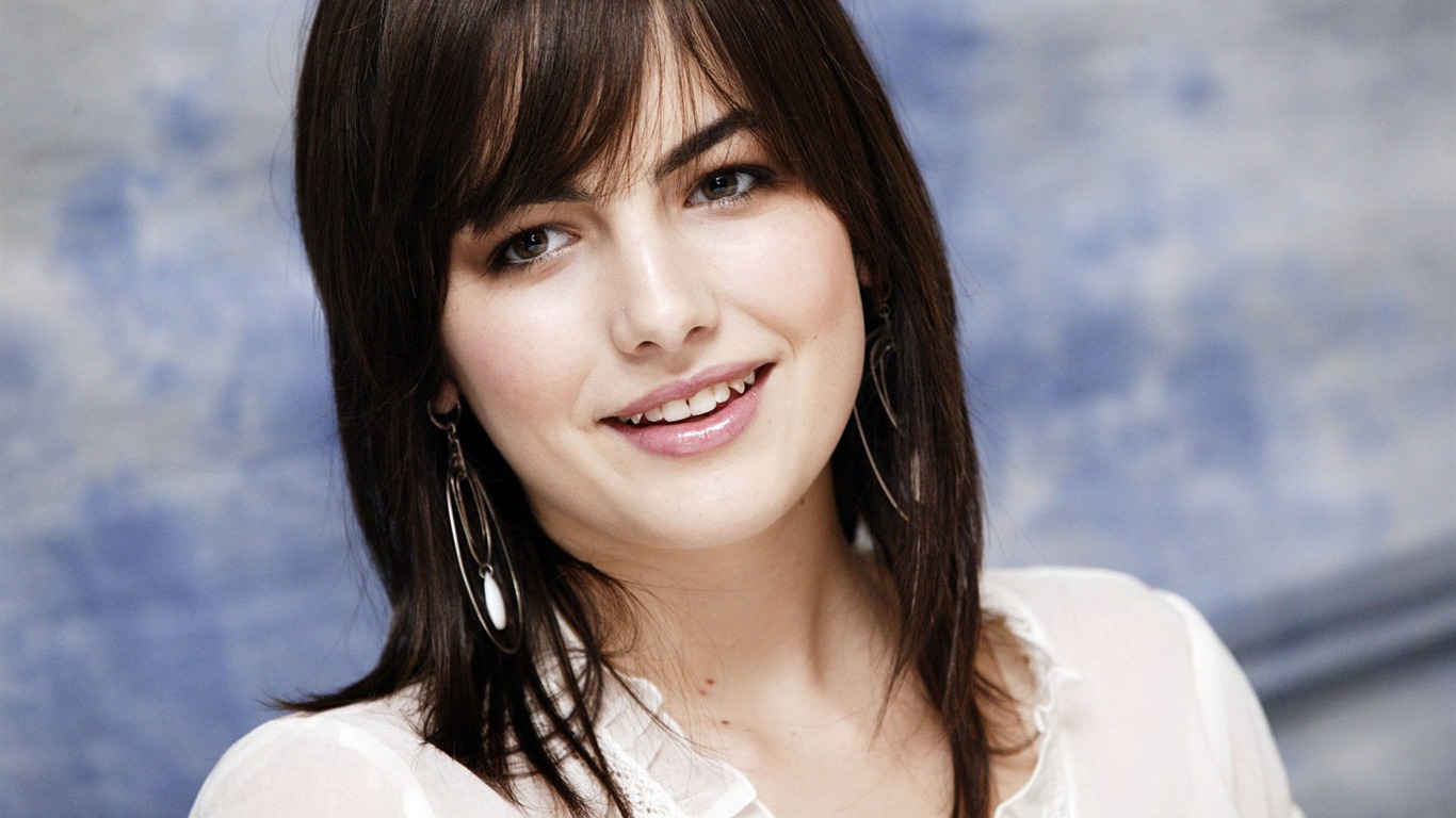 Camilla Belle #004 - 1366x768 Wallpapers Pictures Photos Images