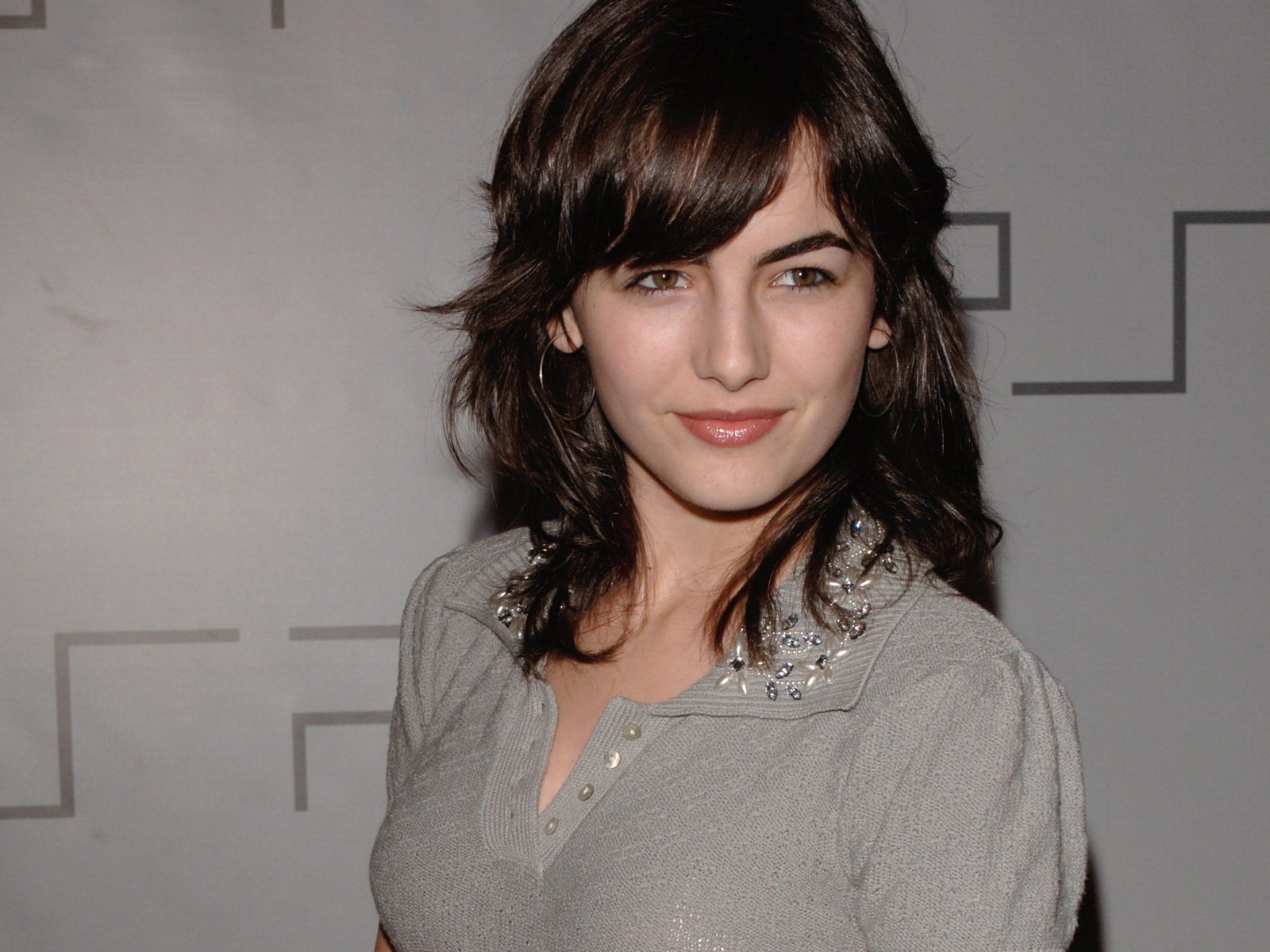Camilla Belle #001 - 1600x1200 Wallpapers Pictures Photos Images