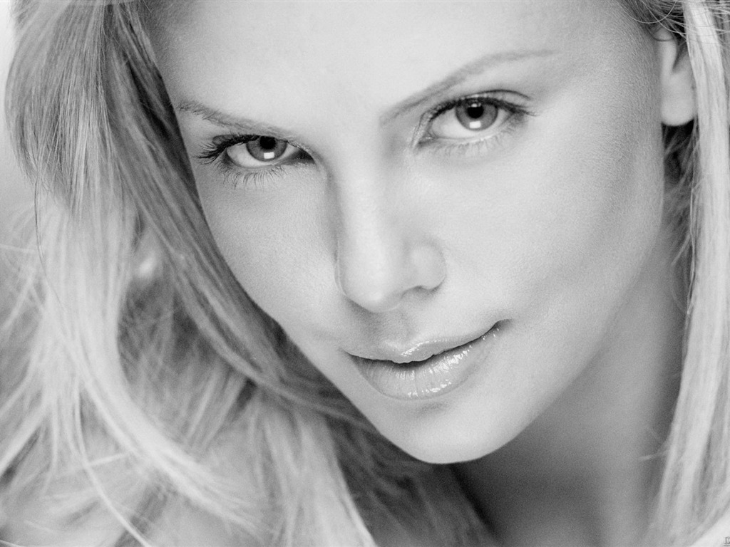 Charlize Theron #028 - 1024x768 Wallpapers Pictures Photos Images