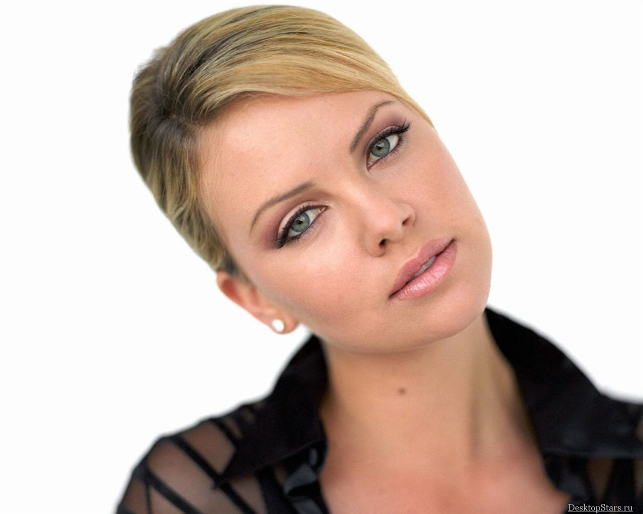 Charlize Theron #005 - 1280x1024 Wallpapers Pictures Photos Images
