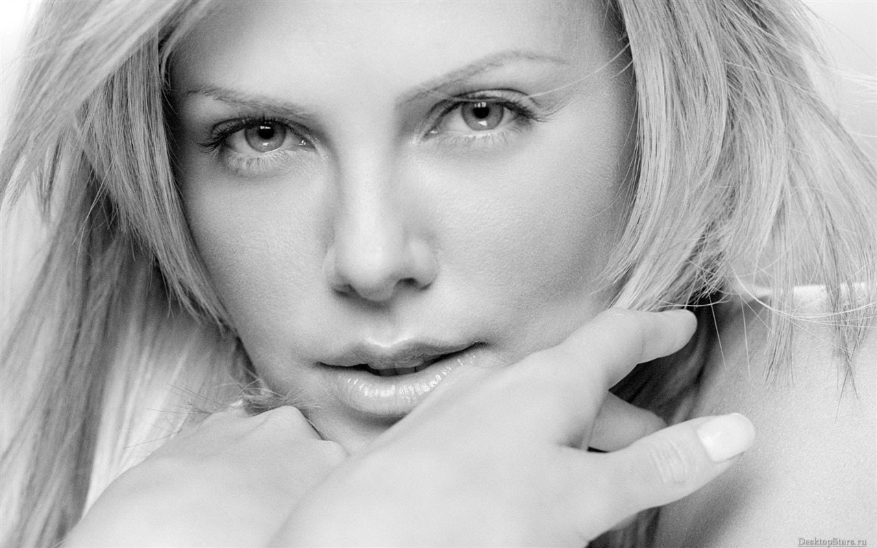 Charlize Theron #033 - 1280x800 Wallpapers Pictures Photos Images