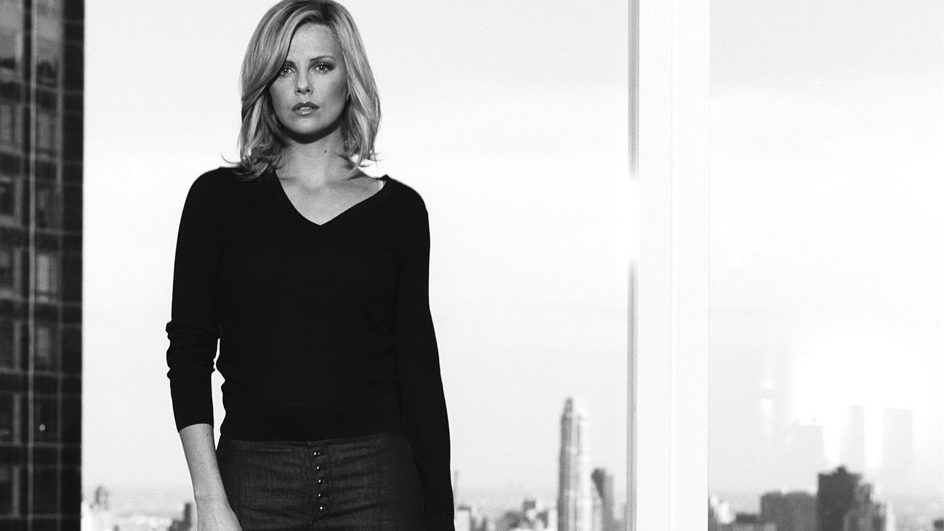 Charlize Theron #031 - 1366x768 Wallpapers Pictures Photos Images
