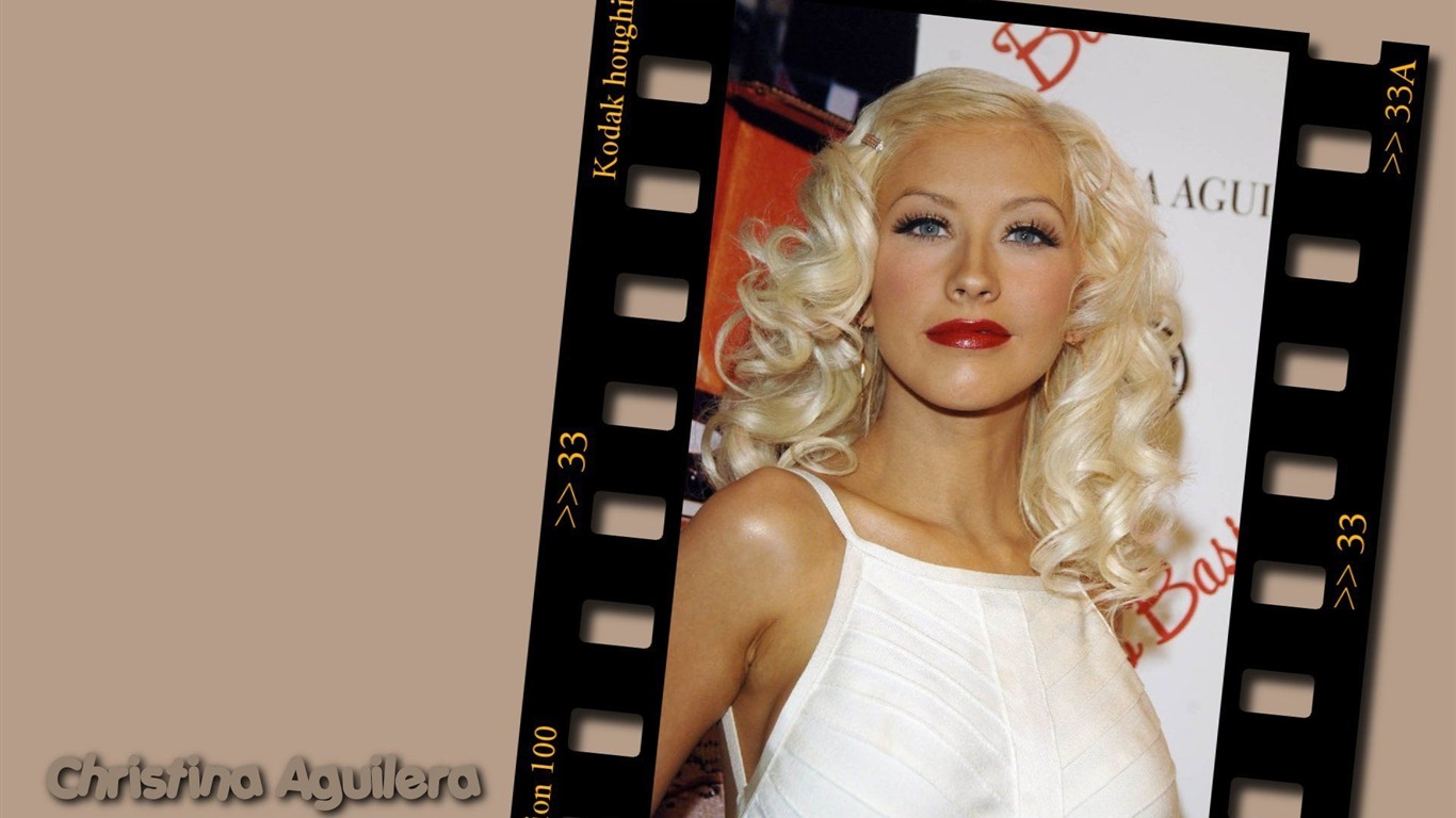 Christina Aguilera #008 - 1366x768 Wallpapers Pictures Photos Images