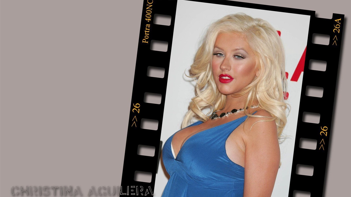 Christina Aguilera #010 - 1366x768 Wallpapers Pictures Photos Images